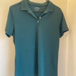 Land's End Outfitters shirt, size medium. Forest green.